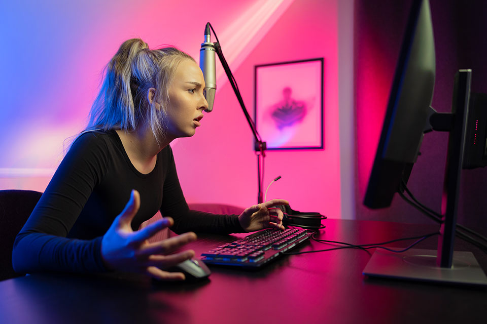 A girl in front of the computer